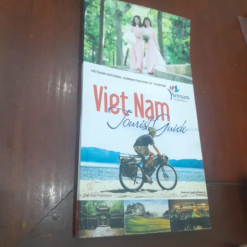 VIETNAM Tourist Guide 572673