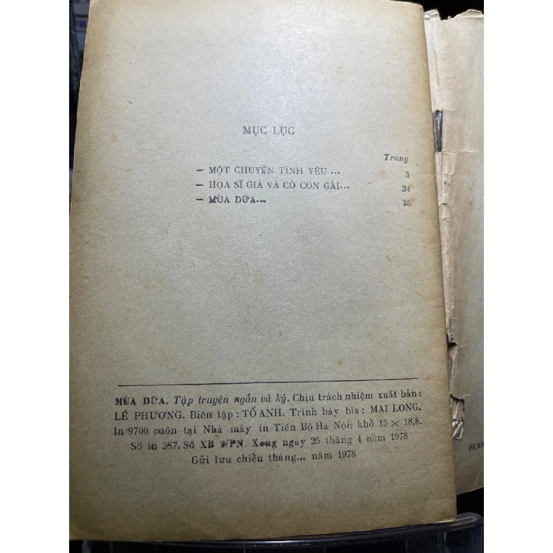 Mùa dứa 1978 mới 50% ố vàng rách bìa Dương Đình Hy HPB0906 SÁCH VĂN HỌC 915268