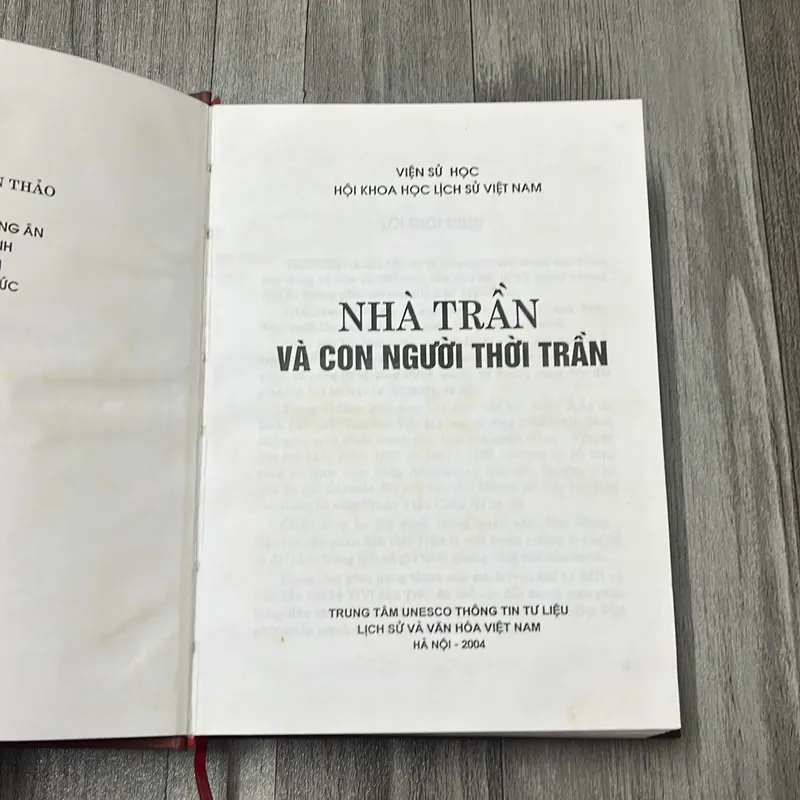 Nhà trần và con người thời trần. 6b3 574978