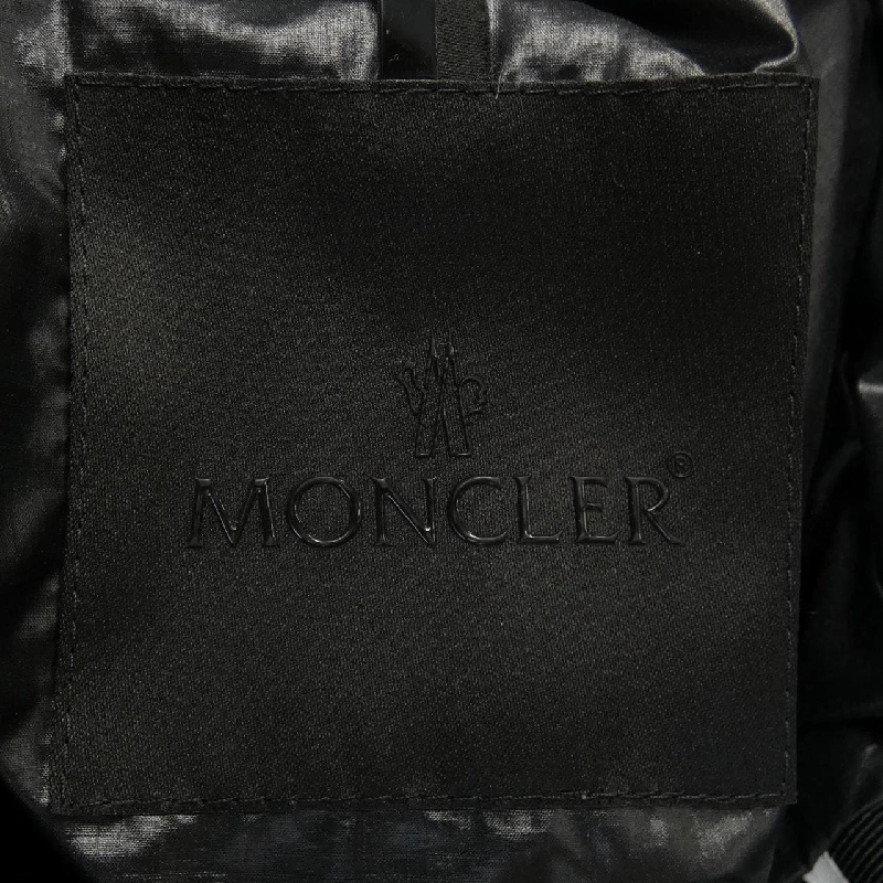 Áo khoác lông vũ MONCLER 635095