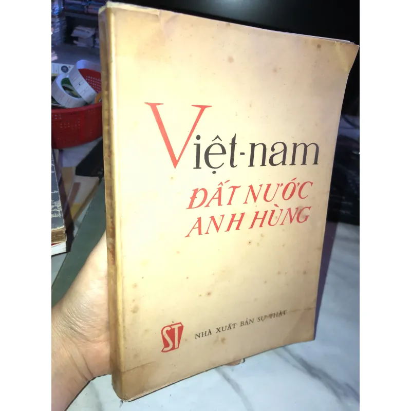 Việt Nam đất nước anh hùng  998235