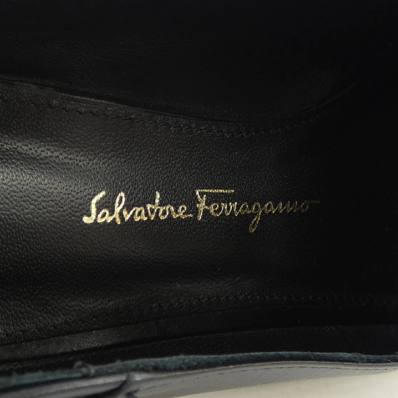 Giày SALVATORE FERRAGAMO - Hàng hiệu Authentic 829543