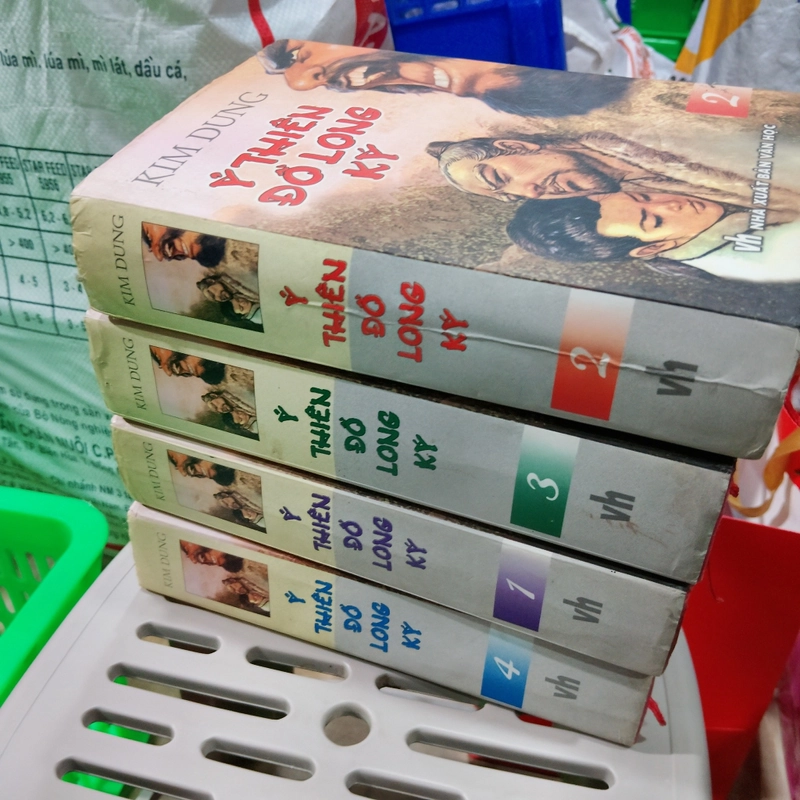 Ỷ thiên đồ long ký (bìa cứng) - Kim Dung 452750