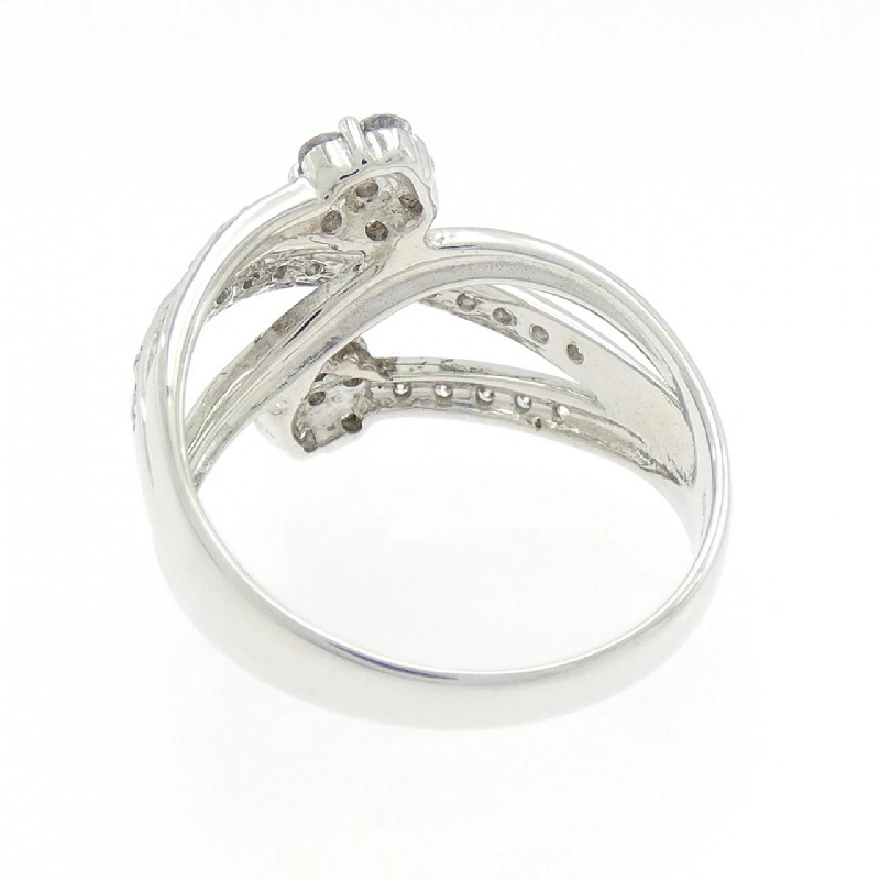 Nhẫn kim cương hoa K18WG 0.52CT 668819