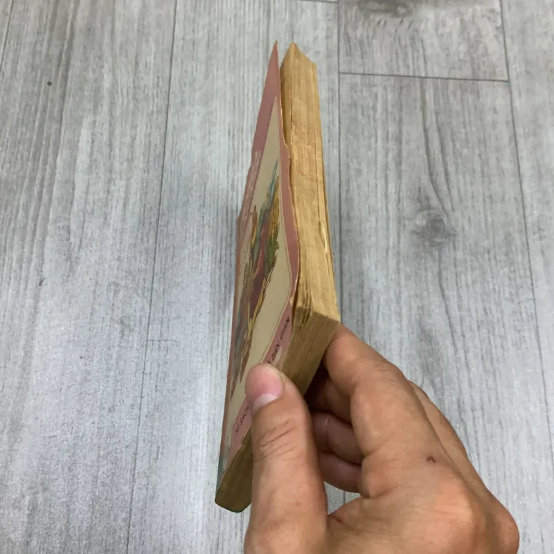 Prnhia đi học khôn 1985. 10a1 1025685