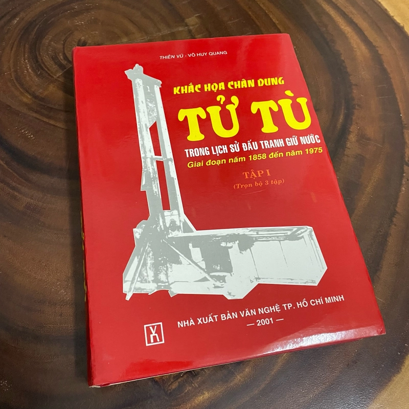II Tựa sách: Khắc Hoạ Chân Dung Tử Tù - Thiên Vũ & Võ Huy Quang - 2001 457565