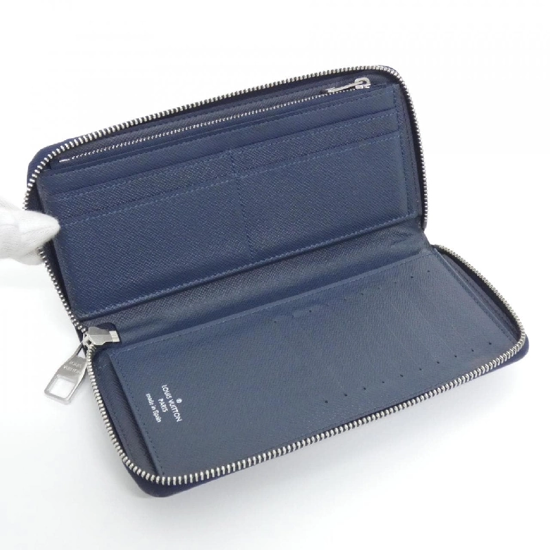 Ví Louis Vuitton Taiga Zippy Wallet Vertical M30510 621046