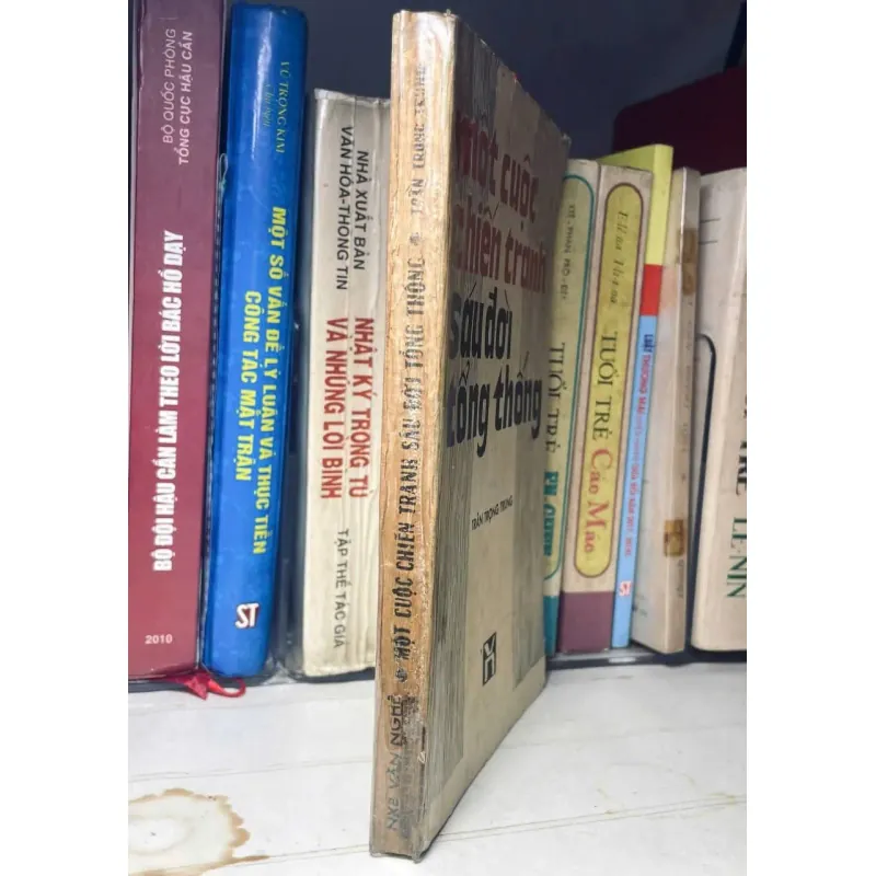 SÁCH MỘT CUỘC CHIẾN TRANH SÁU ĐỜI TỔNG THỐNG 783244