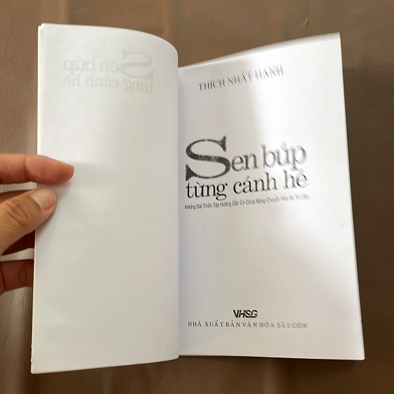 [Sách 20K Hoặc Tặng Kèm Khi Phát Sinh Đơn Hàng] - Sách Photo 523420