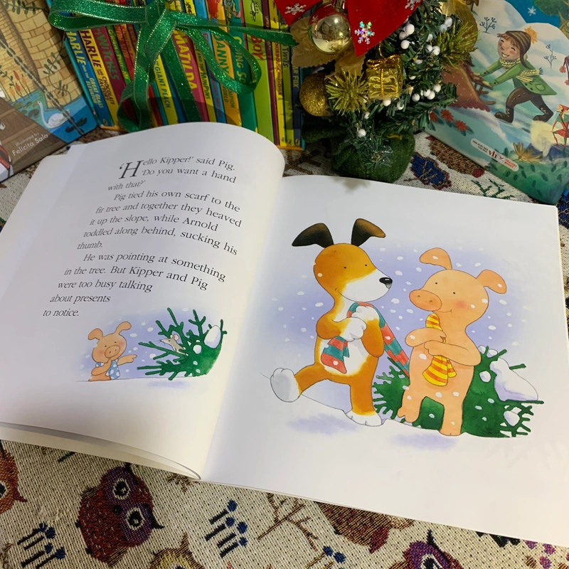 Sách tranh Kipper's Christmas Eve, Used, 90%, Picture Book For Kids, Quà tặng Mori 357411