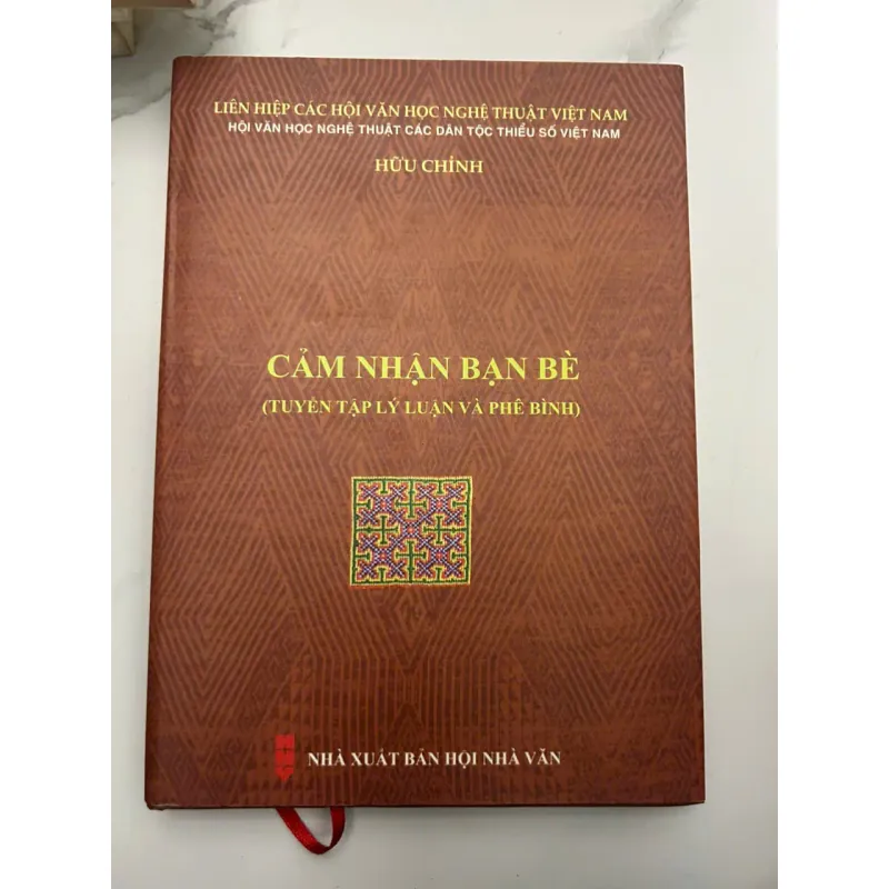 CẢM NHẬN BẠN BÈ (Tuyển tập lý luận và phê bình) - Hữu Chỉnh - Phê bình văn học 653852