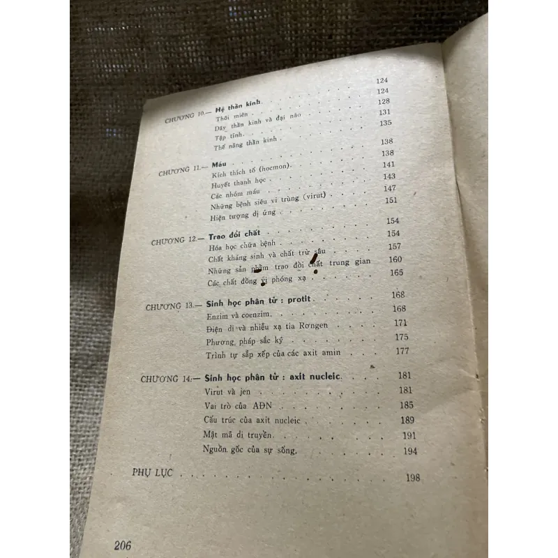 Lược sử sinh học-210 trang - mọt ăn chấm li ti - không ảnh hưởng nội dung  800209