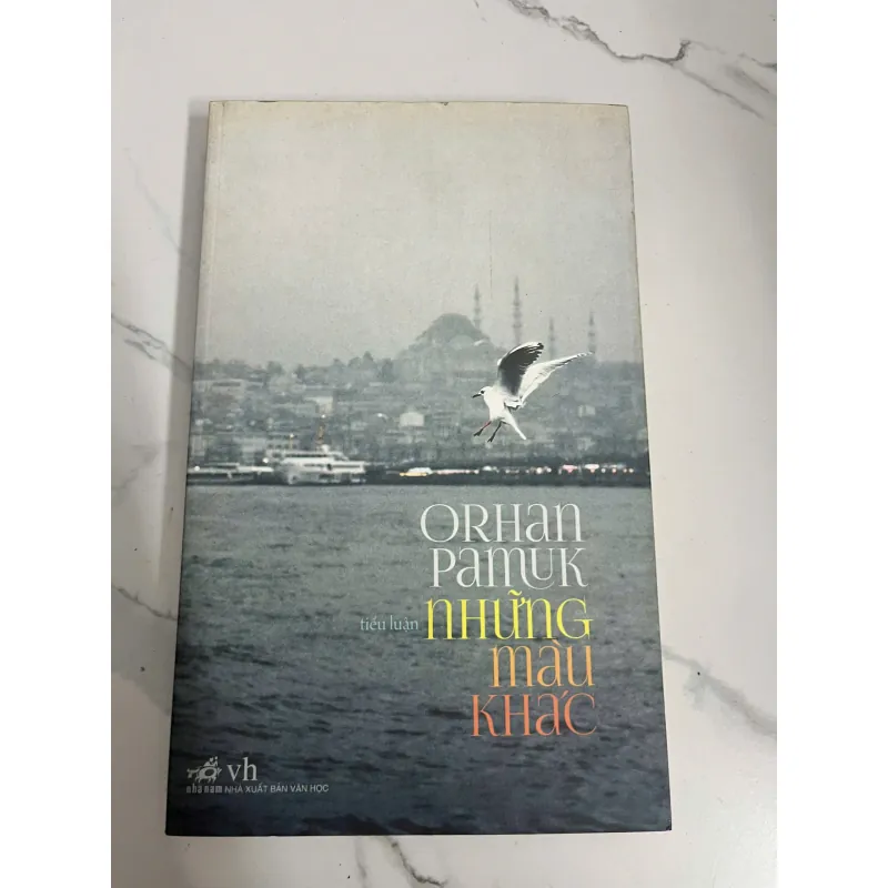 Những màu khác - Orhan Pamuk - Tập tiểu luận 931929
