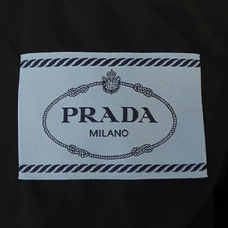 Áo khoác PRADA với logo hình tam giác 291967 S212 1WQ9 627934