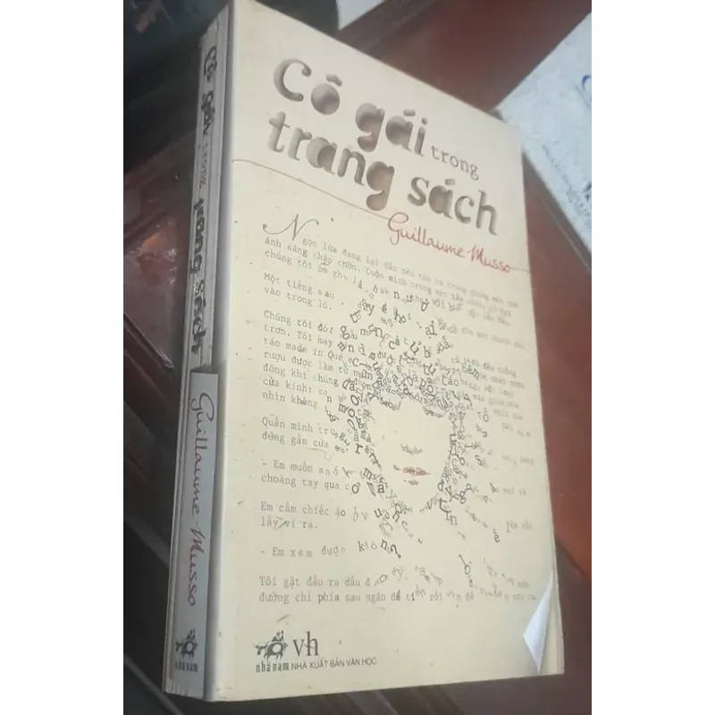 Guillaume Musso - CÔ GÁI trong TRANG SÁCH 304683