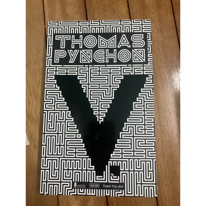 v thomas pynchon 790208
