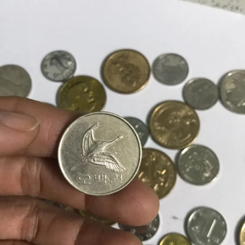 Bộ sưu tập đồng xu cũ 977288