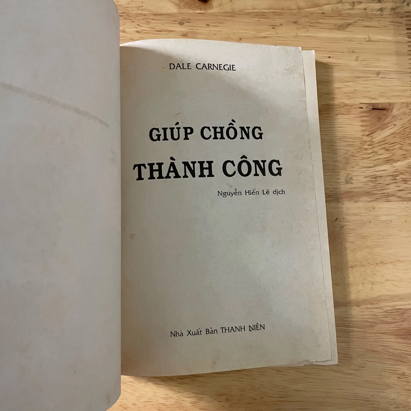 II Sách Kỹ Năng Sống: Giúp Chồng Thành Công - Bà Dale Carnegie - 1999 496006