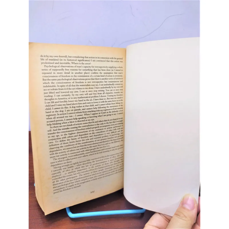 Sách văn học nước ngoài:  War and peace - TG: Leo Tonstoy 961721