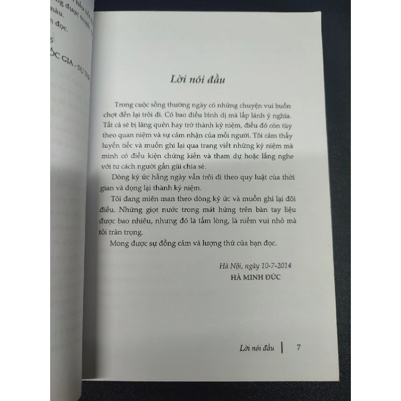 Ký ức - Những sắc màu thời gian Hà Minh Đức 2015 mới 80% ố bẩn nhẹ HCM0805 văn học 914301