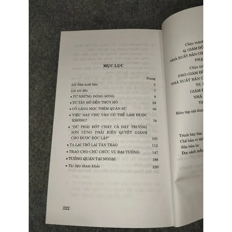 Chủ tịch Hồ Chí Minh và Đại tướng Võ Nguyên Giáp 733347