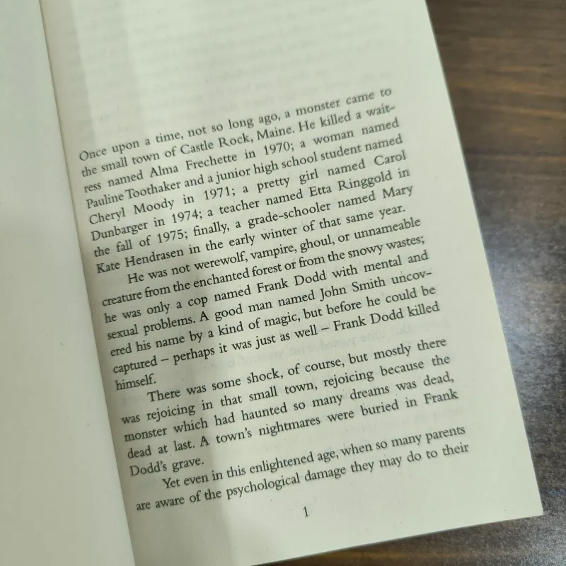 CUJO - Stephen King - NEW 1000040