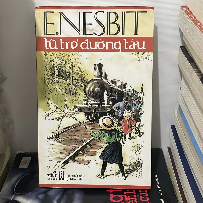 Lũ trẻ đường tàu 926479