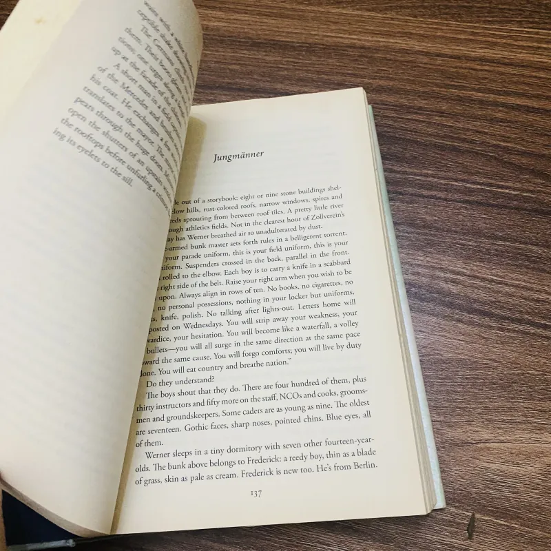 All the night we cannot see- Anthony Doerr 990994