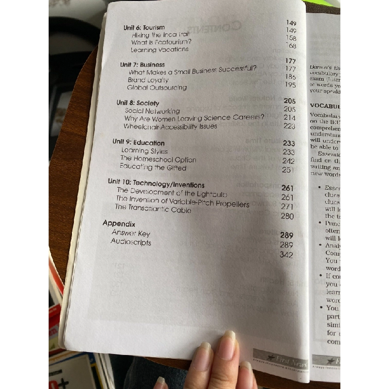 Essential Words For The IELTS - Barron's 537715