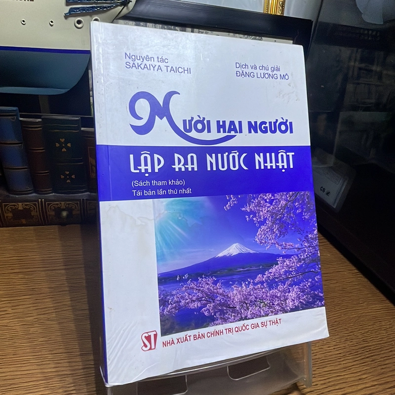 Mười hai người lập ra nước Nhật Sakaiya Taichi 464000