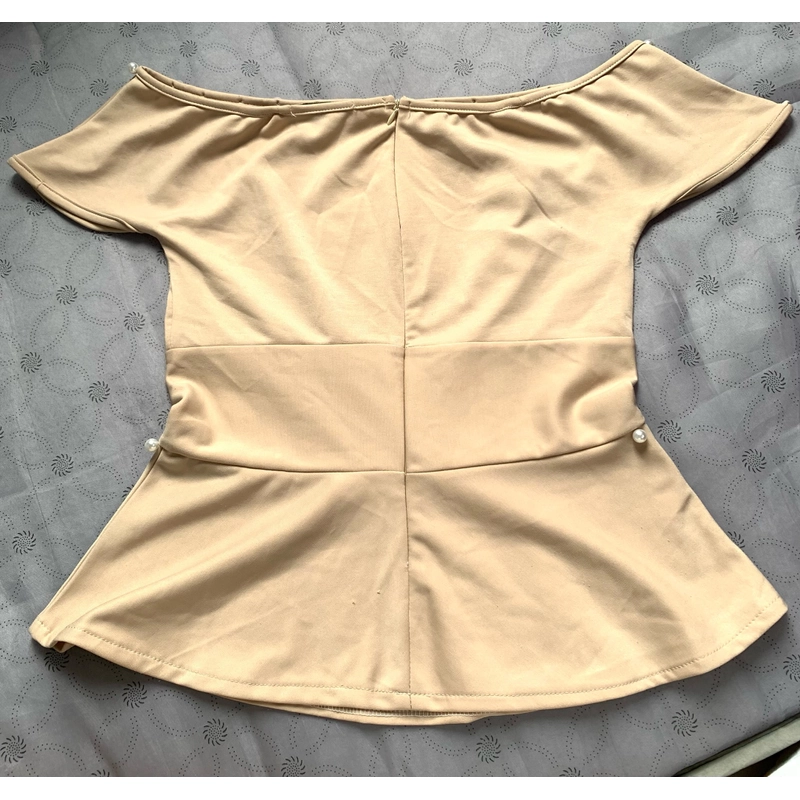 A005 Áo kiểu bẹt vai đính hạt  495944