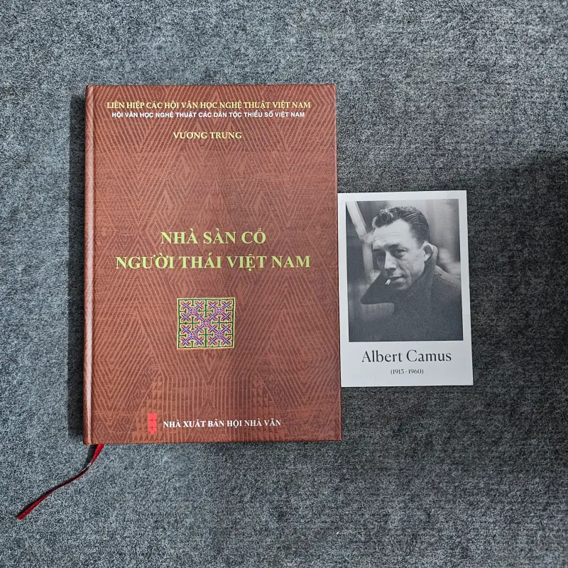 Nhà sàn cổ người Thái Việt Nam 1040623