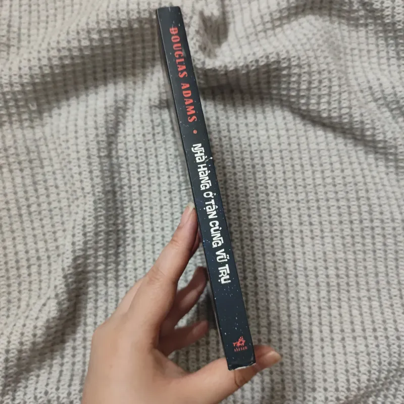 Nhà hàng ở tận cùng vũ trụ - Douglas Adams 958621