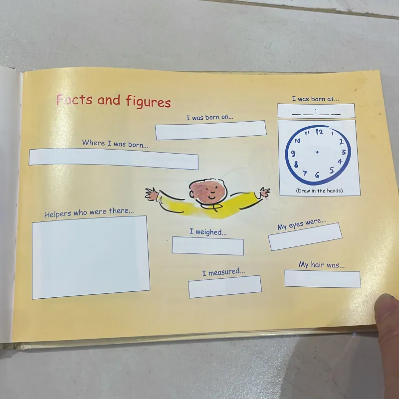 NGOẠI VĂN tiếng anh trẻ em : Baby’s First Year - nhật kí đầu đời của con - sách kinh điển 1027841