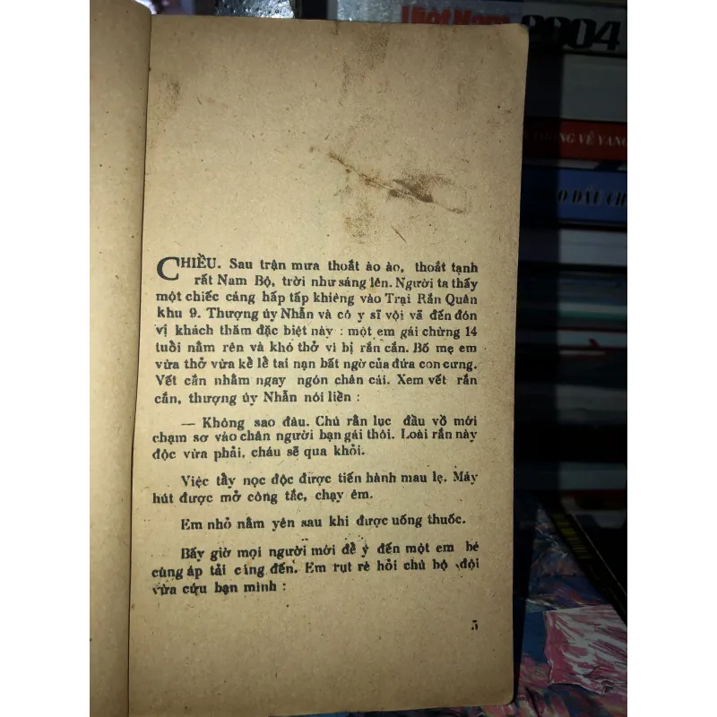 Rắn độc trong tay người - Lê Phú Khải & Trần Đồng Minh 973946