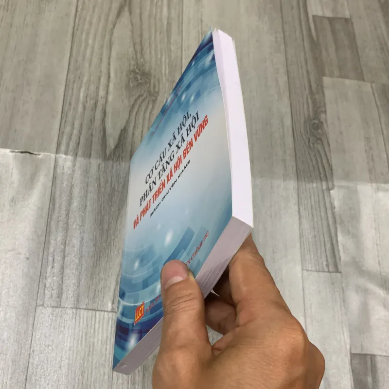 Có cấu xã hội phân tầng xã hội và phát triển xã hội bền vững.  1041270