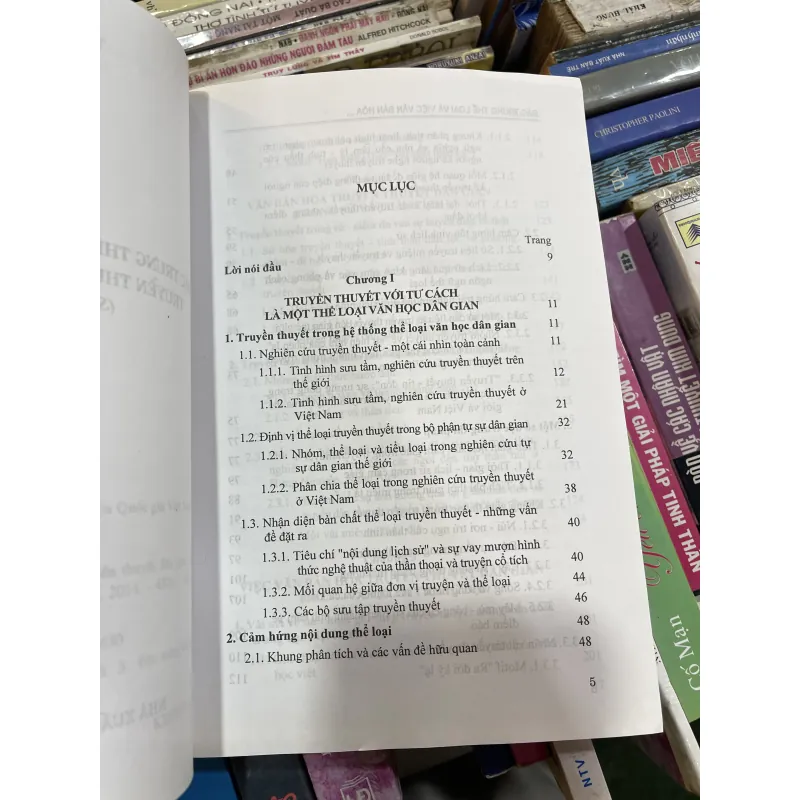 ĐẶC TRƯNG THỂ LOẠI VÀ VIỆC VĂN BẢN HOÁ TRUYỀN THUYẾT DÂN GIAN VIỆT NAM - TRẦN THỊ AN 976407