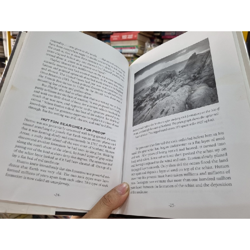 PIONEERS OF GEOLOGY : DISCOVERING EARTH'S SECRETS - M.W. Carruthers & S. Clinton 139785
