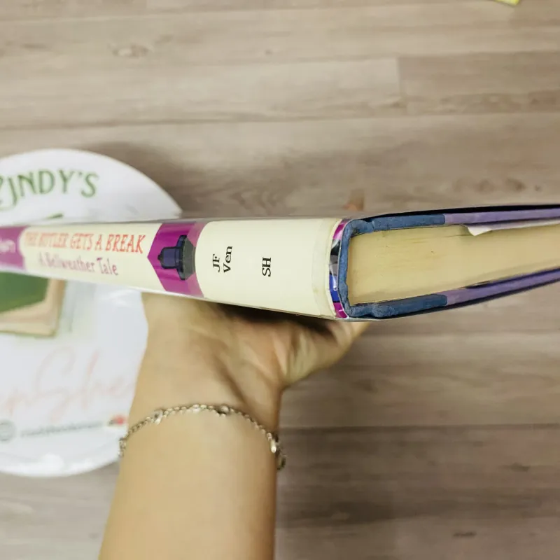  [Sách 2hand từ US] Like new 90% - The Butler Gets A Break 991517