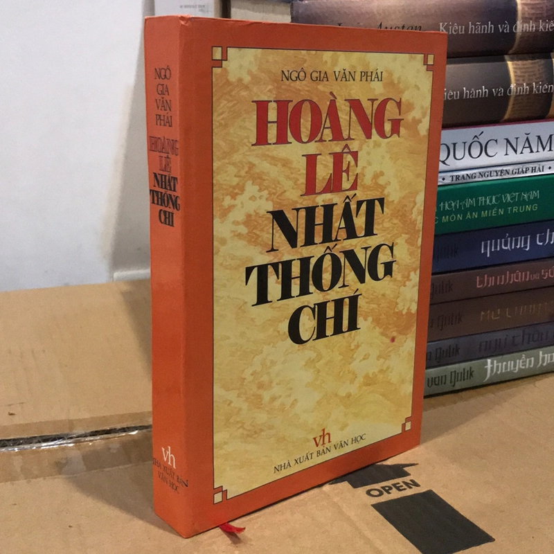 HOÀNG LÊ NHẤT THỐNG CHÍ 520594