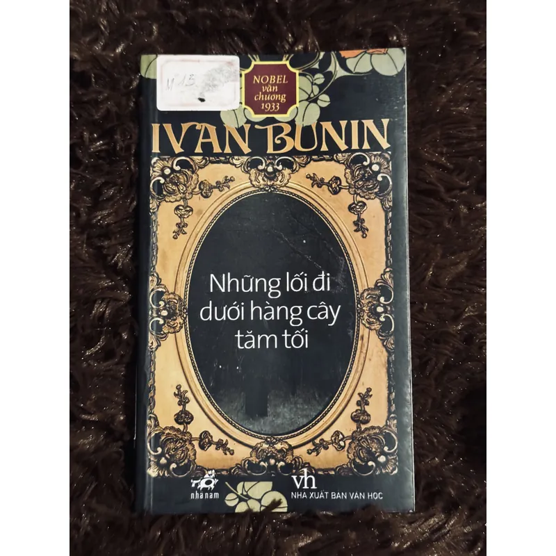 Những lối đi dưới hàng cây tăm tối 721063