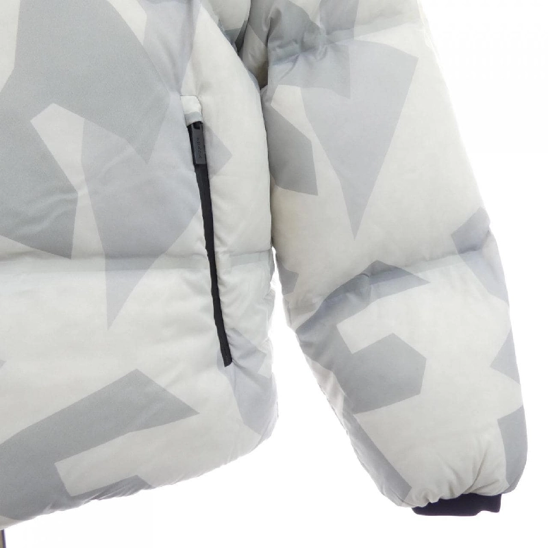 Áo khoác lông vũ PRADA SGB257 S212 1YYT - Hàng hiệu Chính hãng 890357