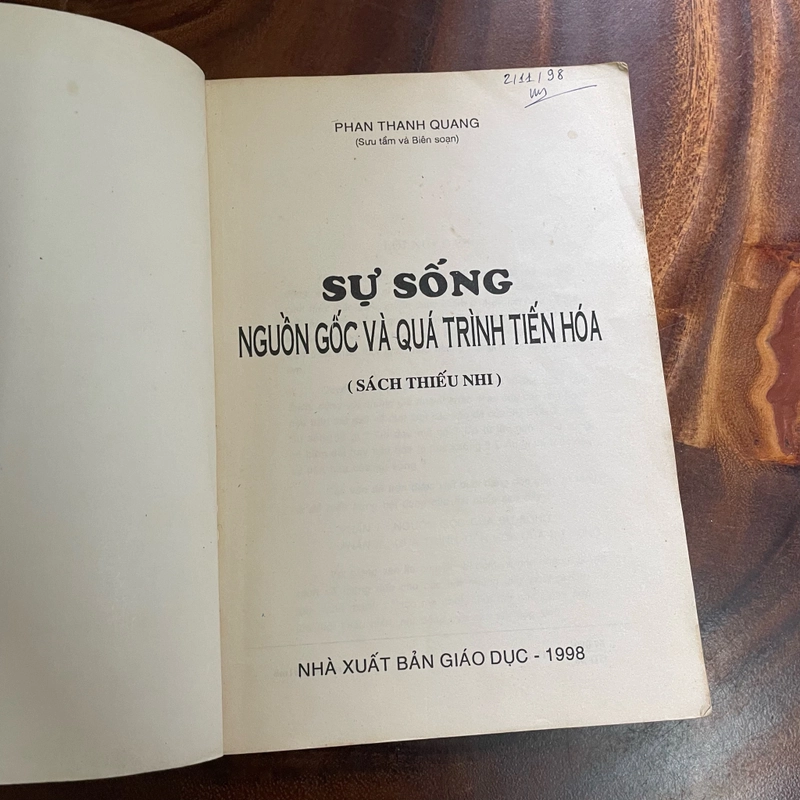 II Tựa sách: Sự Sống _ Nguồn Gốc Và Quá Trình Tiến Hoá - Phan Thanh Quang - 1998 462517