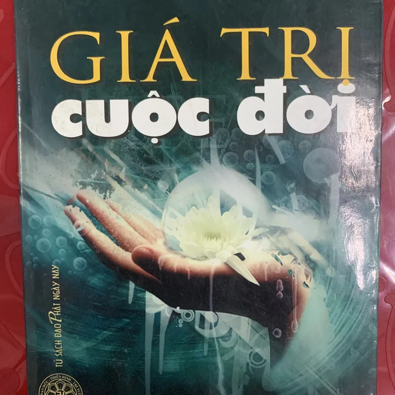 4 cuốn có tựa đề như trên 567730