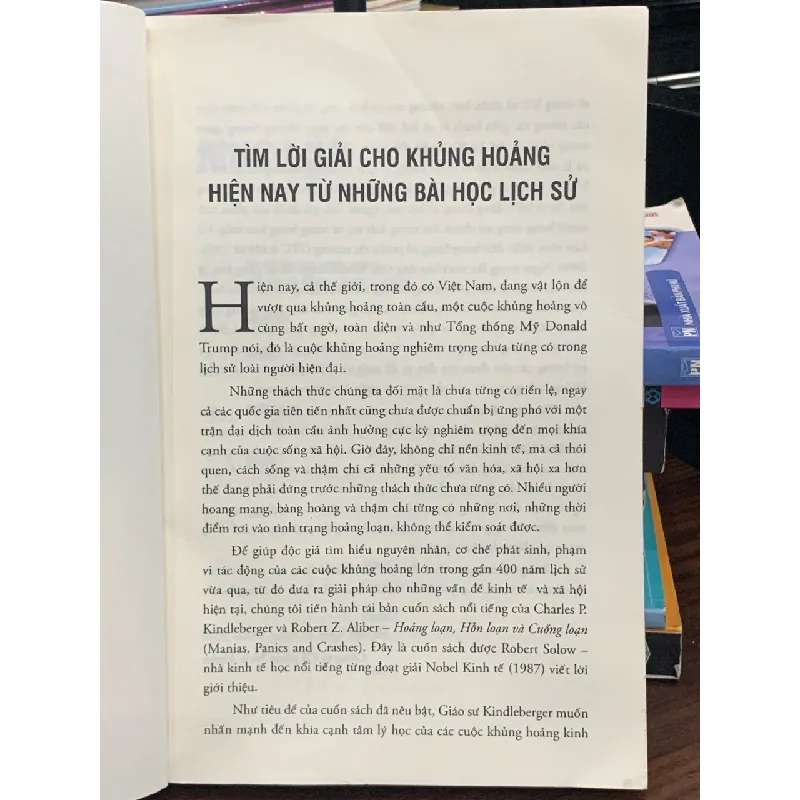 Hoảng loạn, hỗn loạn và cuồng loạn – Charles P. Kindleberger & Robert Z. Aliber 560111