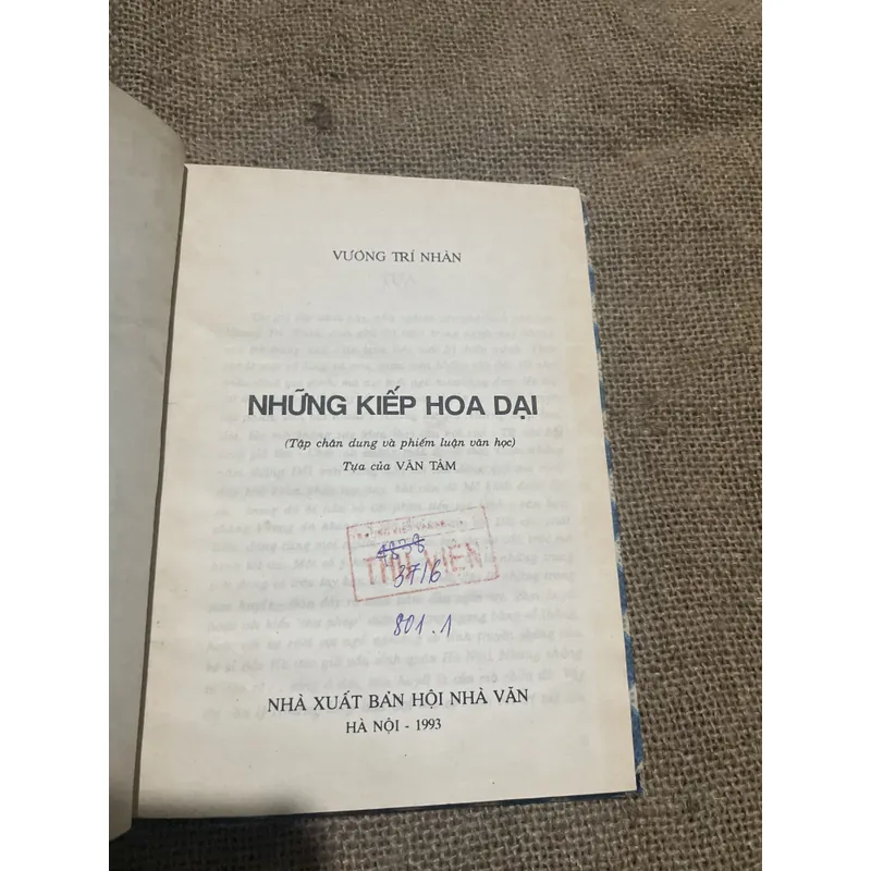 Những kiếp hoa dại - Vương Trí Nhàn - sách đóng bìa xưa  707834