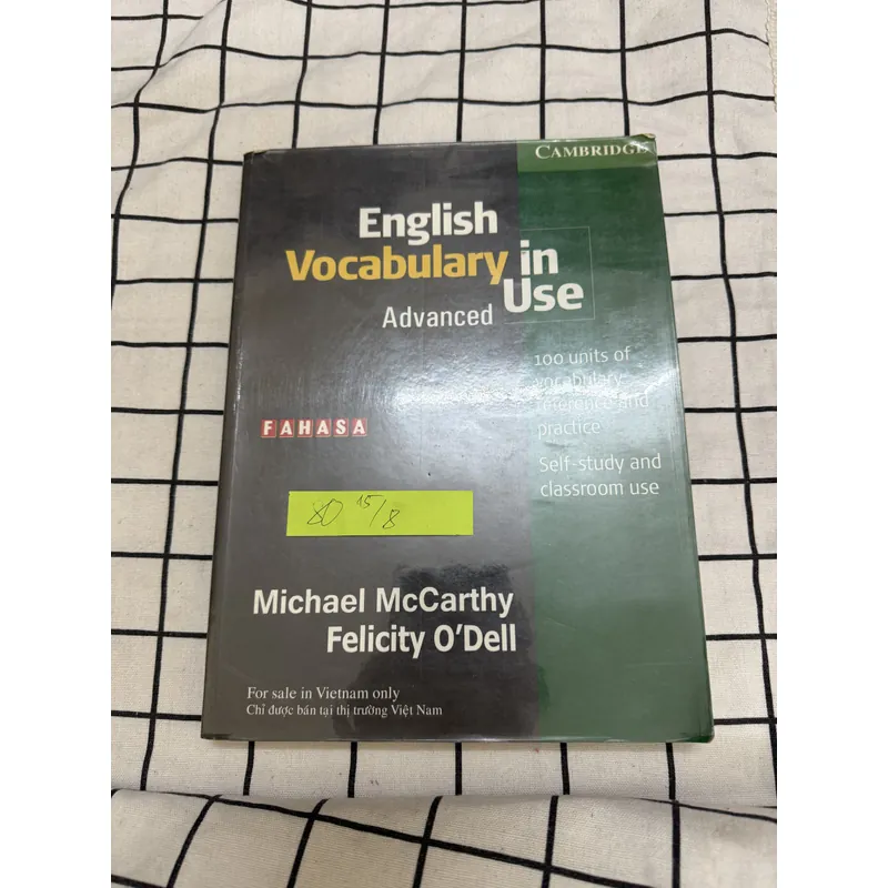 English Vocabulary in Use  701425