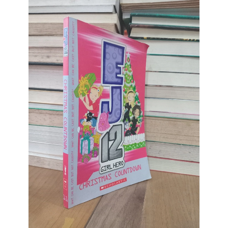 EJ12 Girl hero: Christmas countdown - Susannah Mcfarlanne 739563