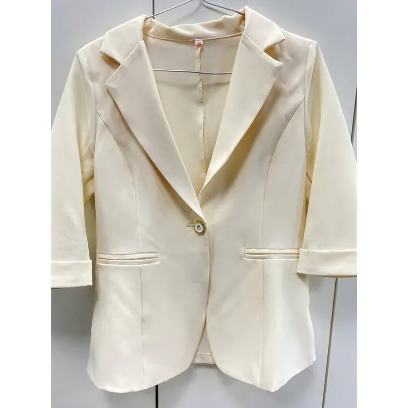 MỚI 95%***ÁO BLAZER NỮ MÀU TRẮNG BE/TRẮNG NGÀ- TAY LỬNG- *SIZE M* 591541