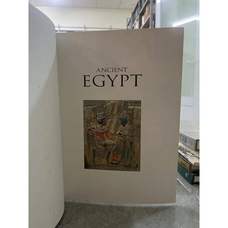 ANCIENT EGYPT - LORNA OAKES, LUCIA GAHLIN 796154